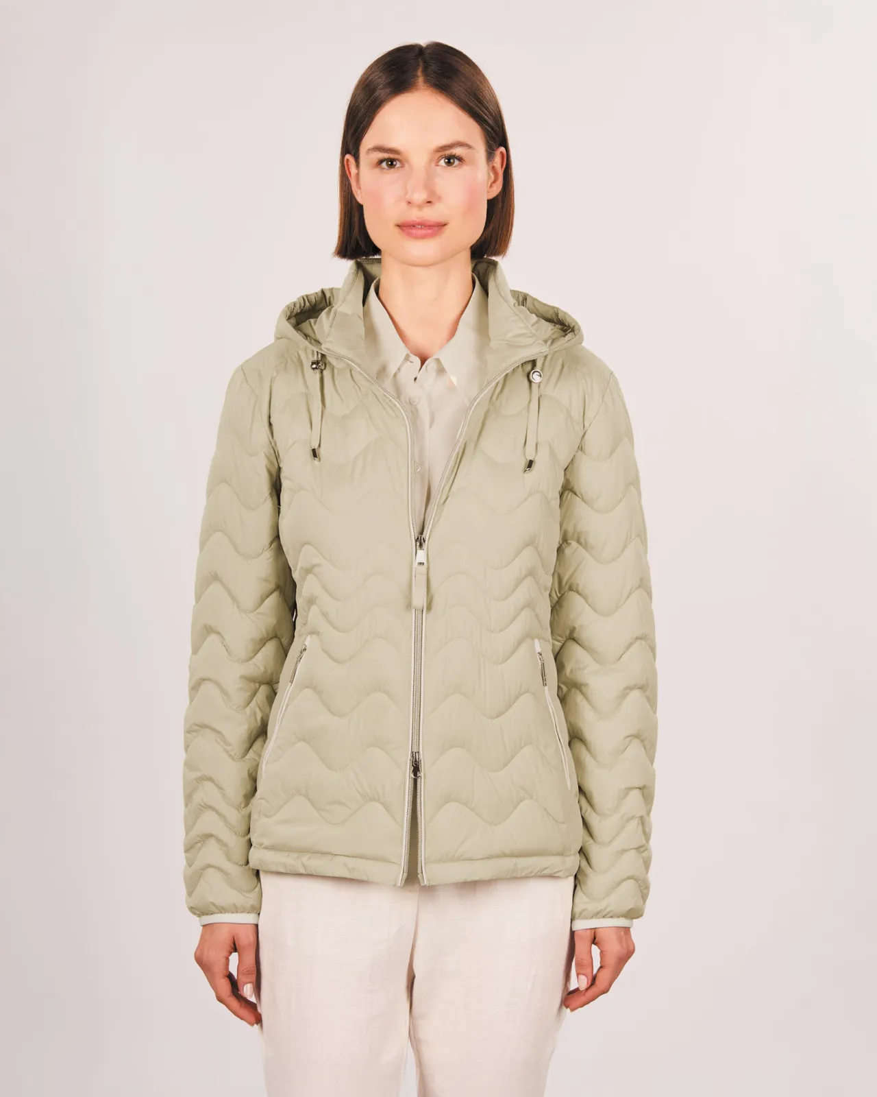 Moderne Damensteppjacke Wellenstepp Silk-Touch - Modische Damenjacke in Beige