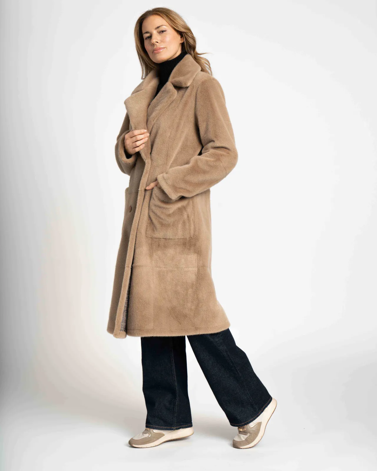 WEGA Green Goose Fake-Fur Wendemantel MODANIQUE